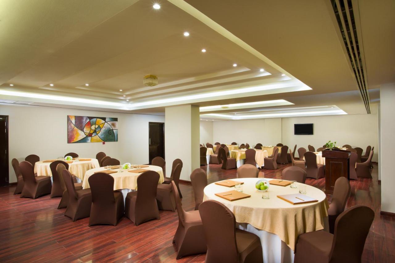 Centara Life Muscat Dunes Hotel Mascate Exterior foto